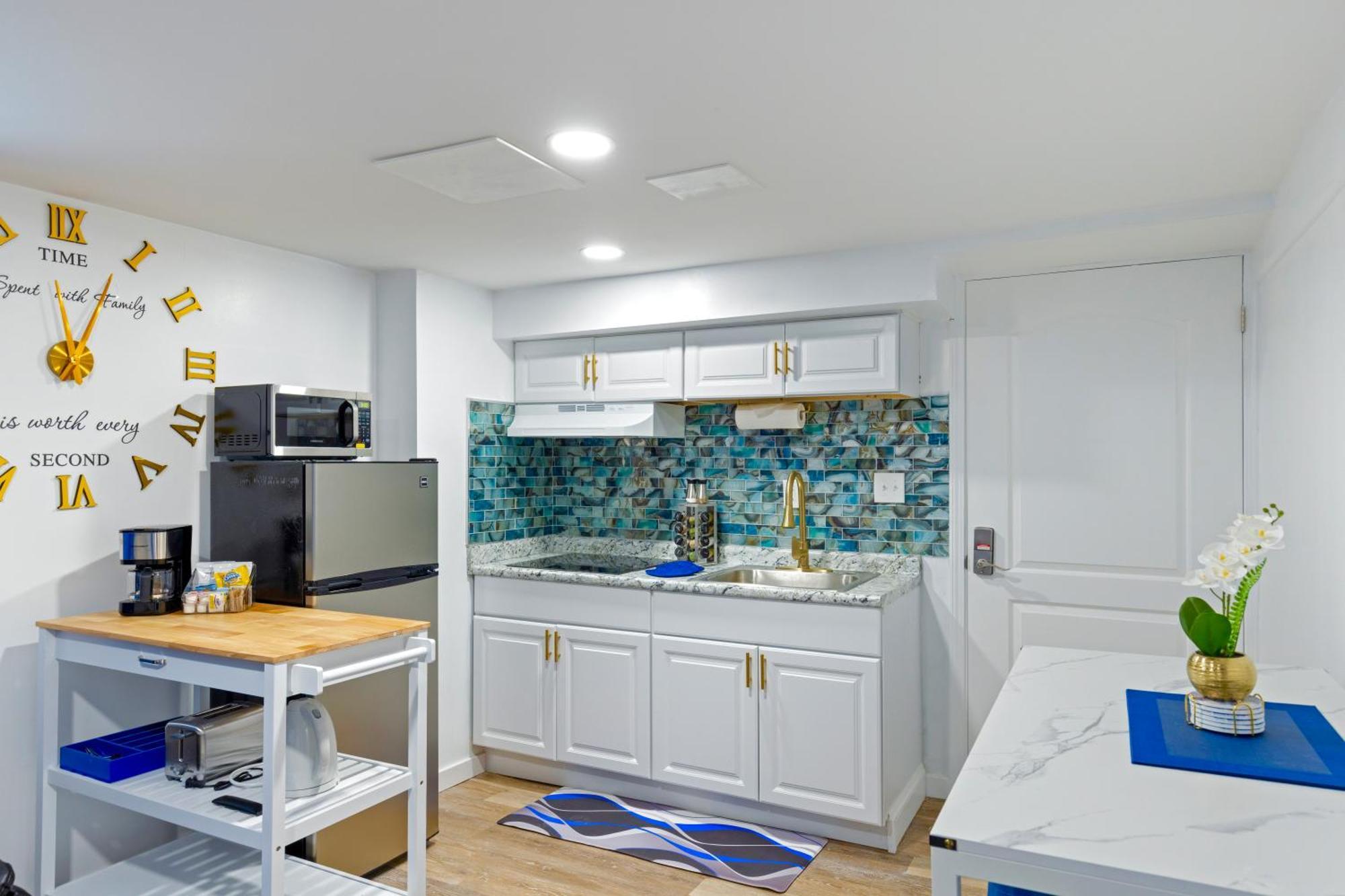 The Sapphire Haven - Your Old Brooklyn Oasis Awaits Families, Couples, Business Travelers Near Downtown With Parking, 300 Mb Wifi & Self Check-In Cleveland Exterior foto