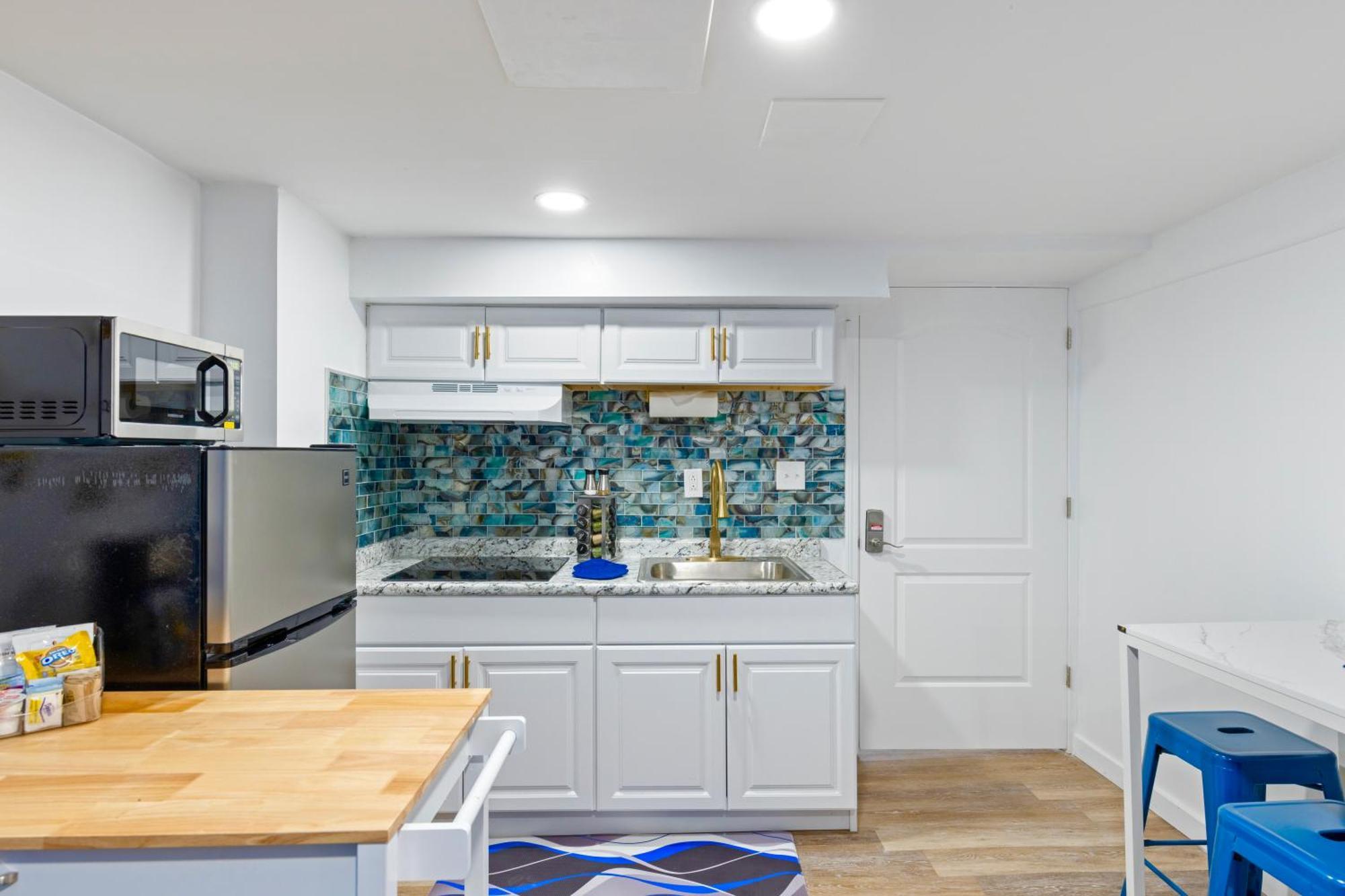 The Sapphire Haven - Your Old Brooklyn Oasis Awaits Families, Couples, Business Travelers Near Downtown With Parking, 300 Mb Wifi & Self Check-In Cleveland Exterior foto